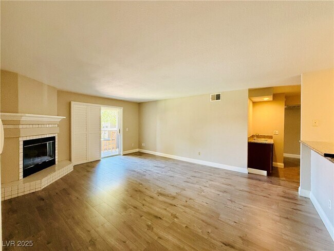 Photo - 2606 S Durango Dr Unidad 245 Rental