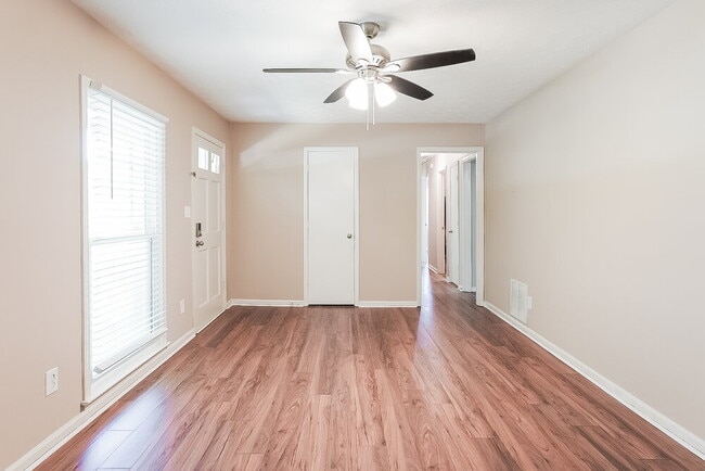 Photo - 99 Sleepy Hollow Trail