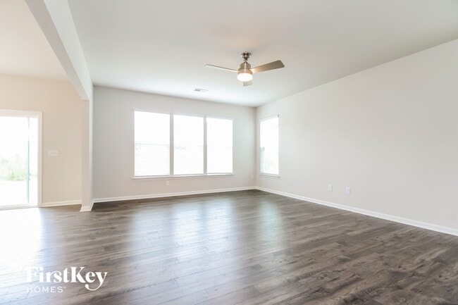 Photo - 621 Goldburn Wy