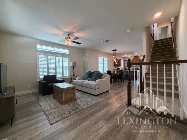 Photo - Modern Roseville Living – 3 Bed | 2.5 Bath |