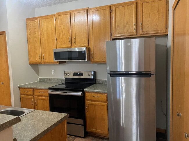 Photo - 17975 Cobblestone Way