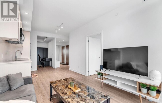 Photo - 1928 Lake Shore Blvd W Unit 1217