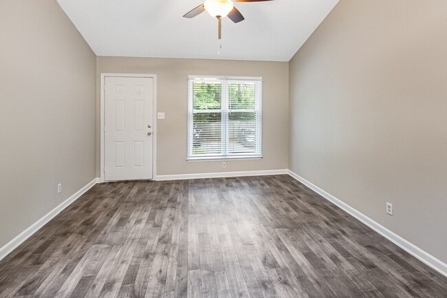Photo - Jamestown Landing Apartments