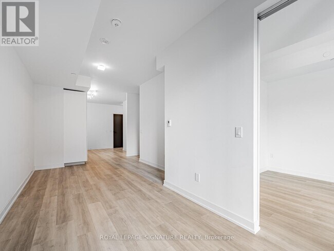 Photo - 28 Eastern Ave Unité LPH-01