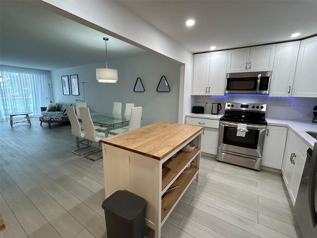 Photo - 19390 Collins Ave Unit 118