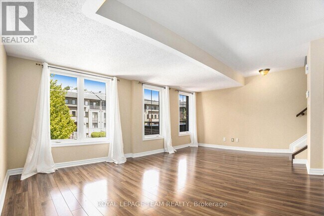 Photo - 283 Titanium Private