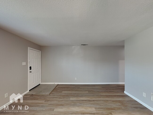 Photo - 4892 Masch Branch Rd Unit 3