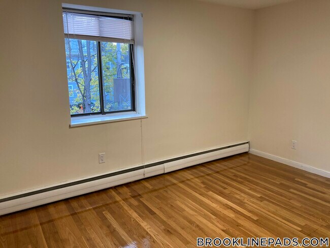 Photo - 222 Babcock St Unit 3B