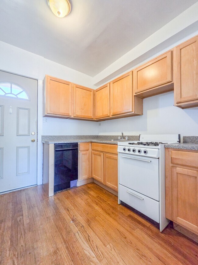 Photo - 1430 W Farwell Ave Unit 3