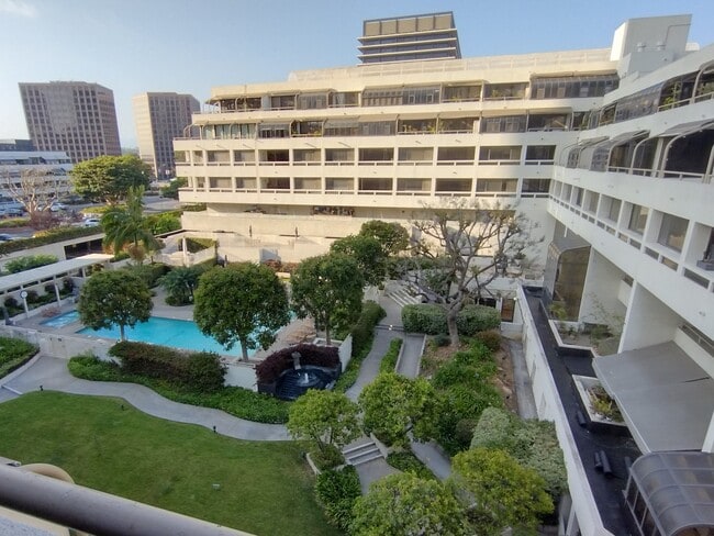 Pool view - 121 S Hope St Unit 406