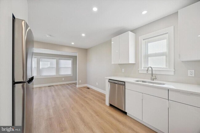 Photo - 118 Bartram Ave