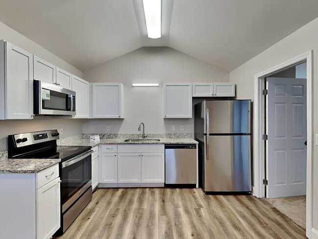 Photo - 915 Red Feather Trail