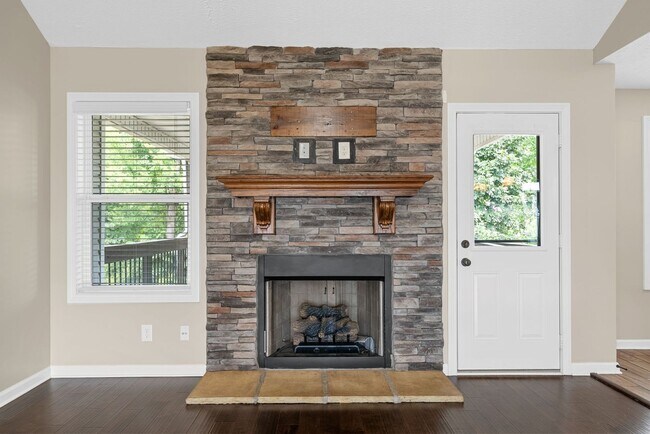 Photo - 1227 Brigade Dr