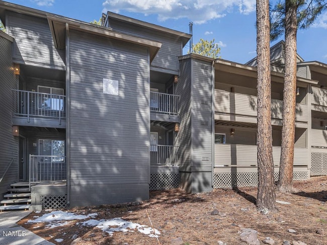 Building Photo - 1385 W University Ave Rental
