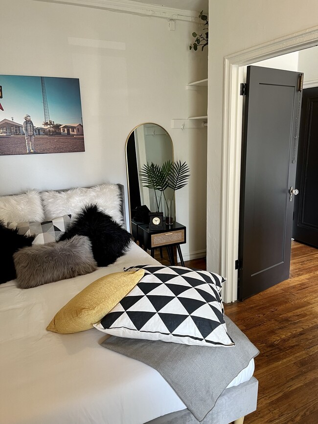 Interior Unit Bedroom