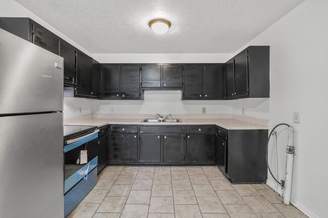 Photo - 2 Bedroom Duplex with Huge Back Yard!