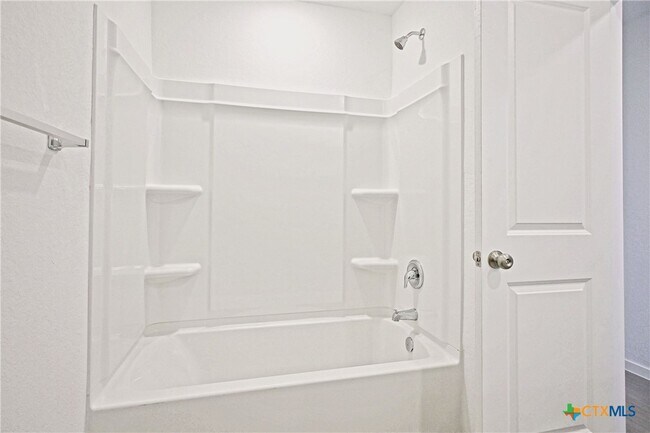 Photo - 1811 Lorena Wood