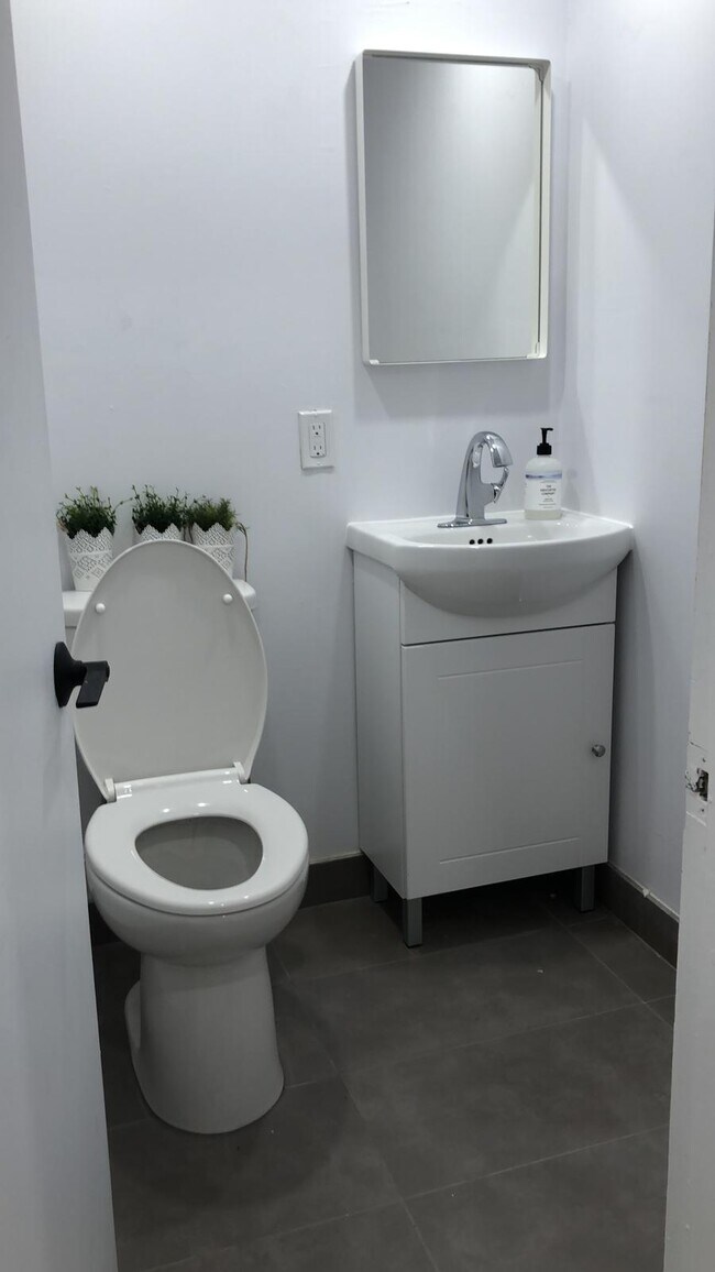 Photo - 1638 Rue Saint-Christophe Unit 1