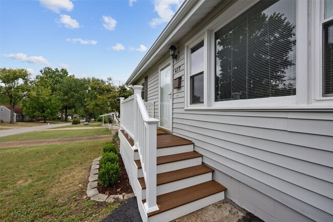 Photo - 417 Chamberlin Dr