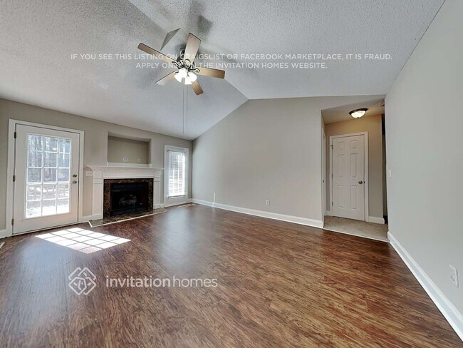 Photo - 152 Saleen Dr