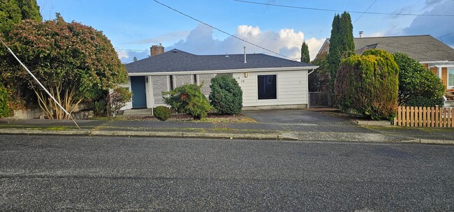 3 bedroom Ramble House in Manette- Hardwoo... - 3 bedroom Ramble House in Manette- Hardwoo...