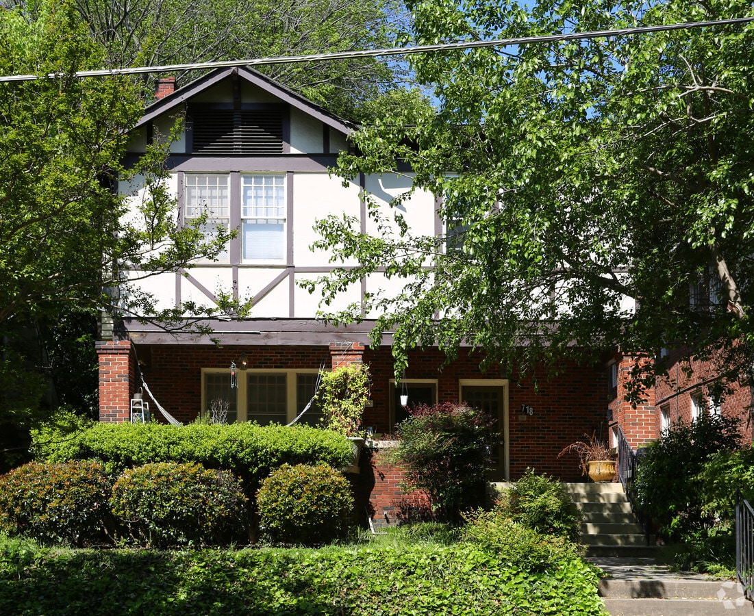 Photo - 718 Penn Ave NE