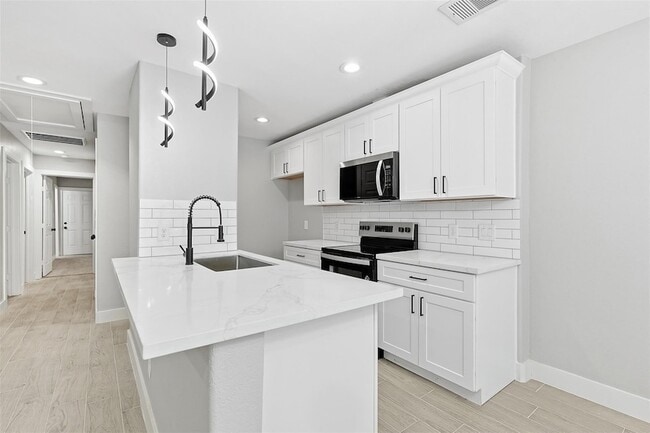 Photo - 9716 Fillmore St