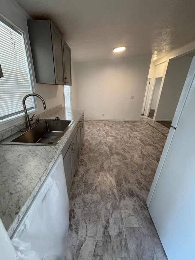 Photo - 301 Archie St