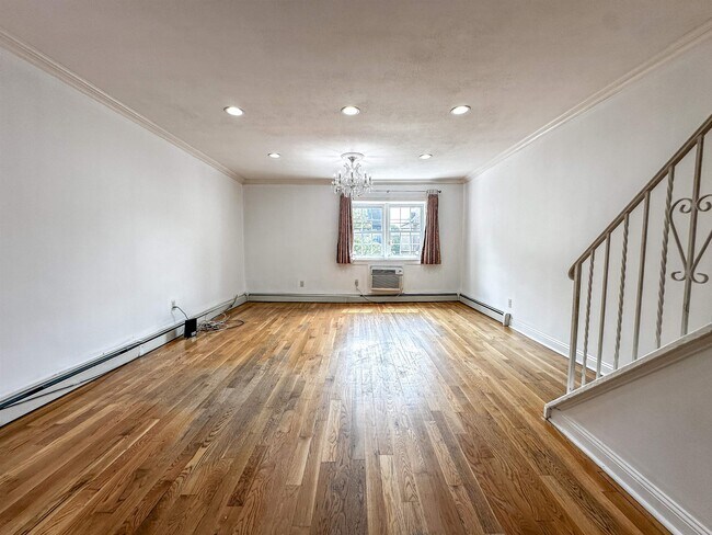 Photo - 639 Palisade Ave Unidad 2