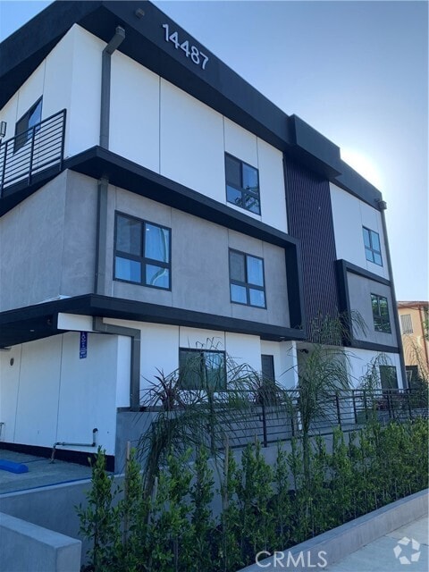 Building Photo - 14487 Foothill Blvd Rental
