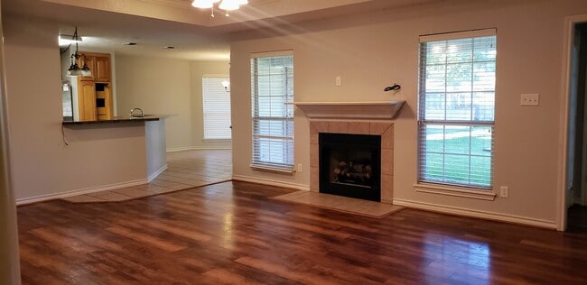 Photo - 519 Northwest Dr