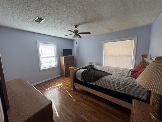 Photo - 1481 Burger St