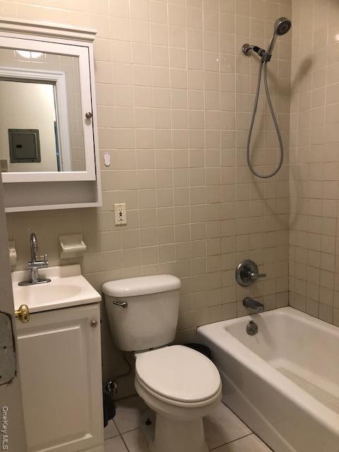 Photo - 44-25 Douglaston Pkwy Apartamento