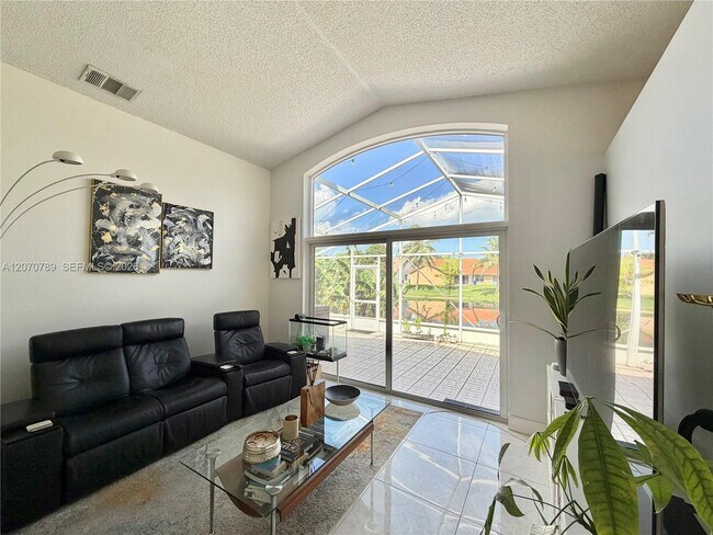 415 NW 165th Ave
