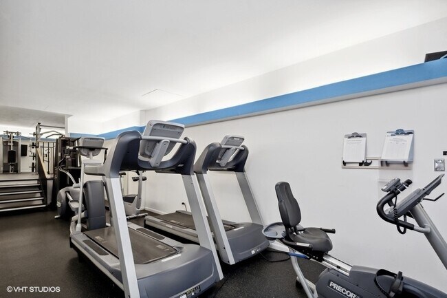 Photo - 2800 N Lake Shore Dr Unidad 2711