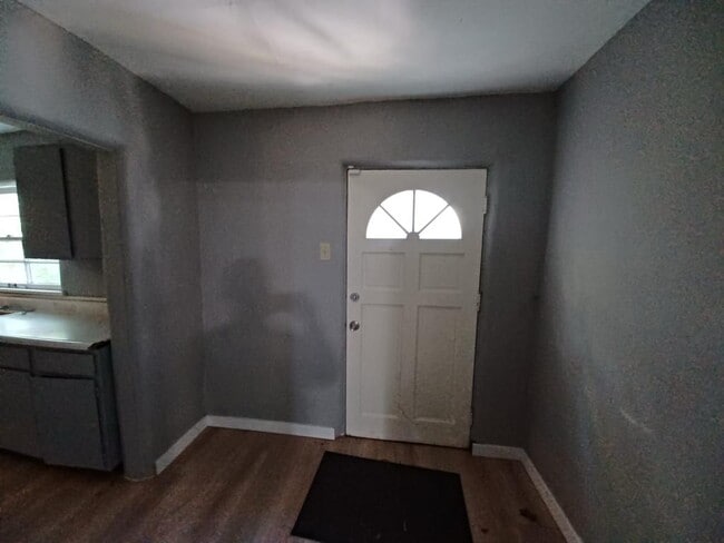 Building Photo - 10179 Bon Oak Dr