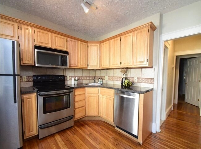 Photo - 188 Boylston St Unit 2