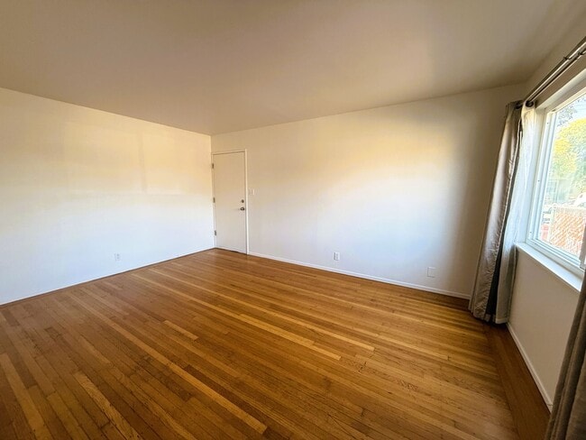 Photo - 3420-3426 Carlson Blvd Unit 3420