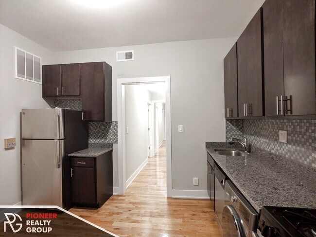 Photo - 641 W Oakdale Ave Unidad 02