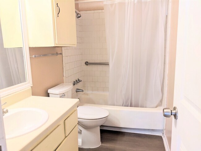 Photo - 10855 Meadowglen Ln Unit 702