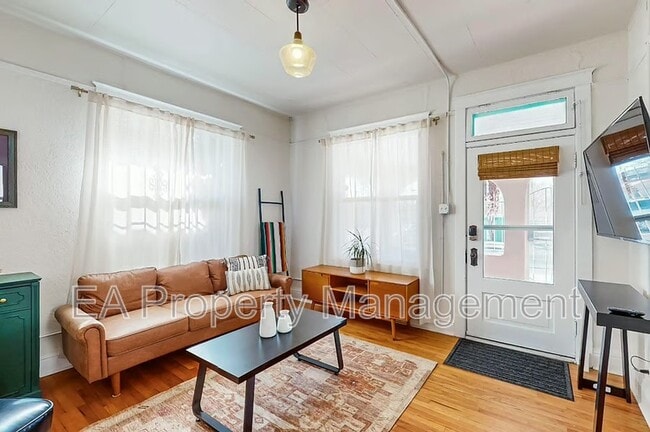 Photo - 219 Stover Ave SW