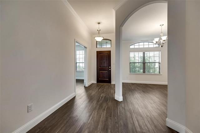 Photo - 2910 Winchester Ave