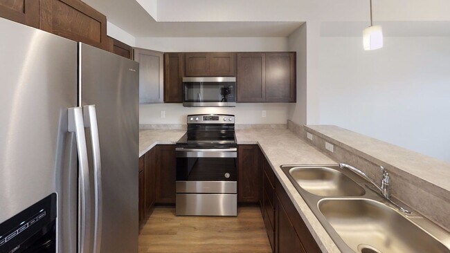 Building Photo - 2756 Fen Way Unit C
