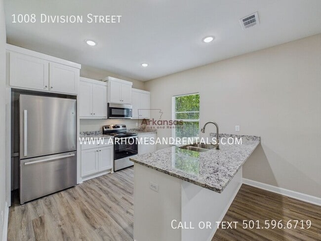 Photo - 1008 Division St