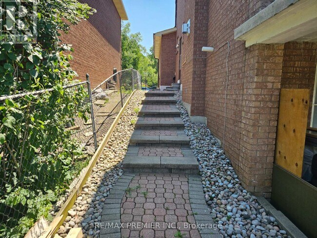Photo - 16 Vineyard Ct