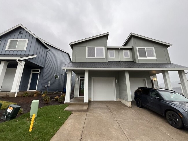 Building Photo - Exceptional 3-Bedroom Modern Home with Island Kitchen, Spacious Living, and Attached Garage