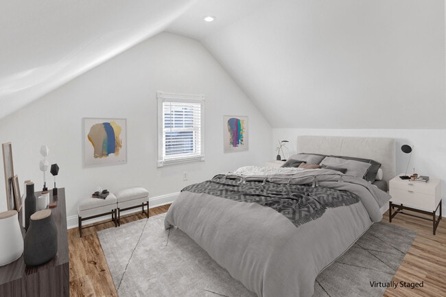 Photo - 76 Crowther Ave Unit Stunning Renovated Studio