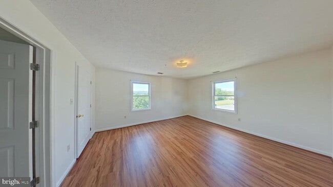 Photo - 1290 S Ox Rd