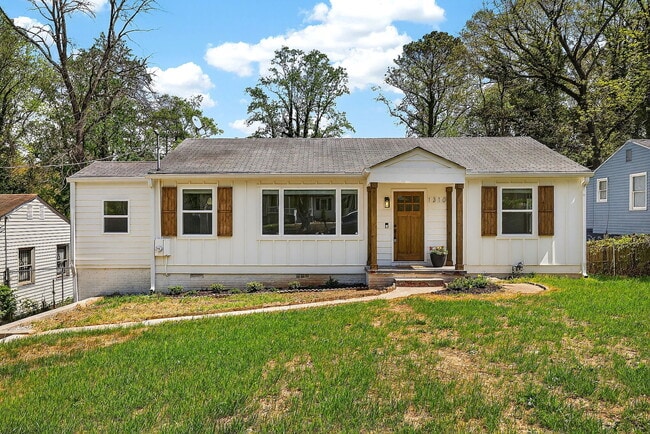 Photo - 1310 Kenilworth Dr SW