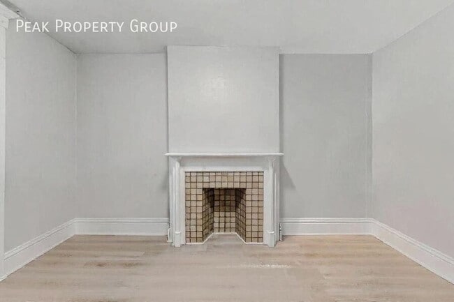 Photo - 196 W 8th Ave